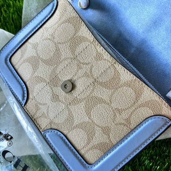 NWT coach Georgie Crossbody In Signature Canvas - Picture 9 of 11